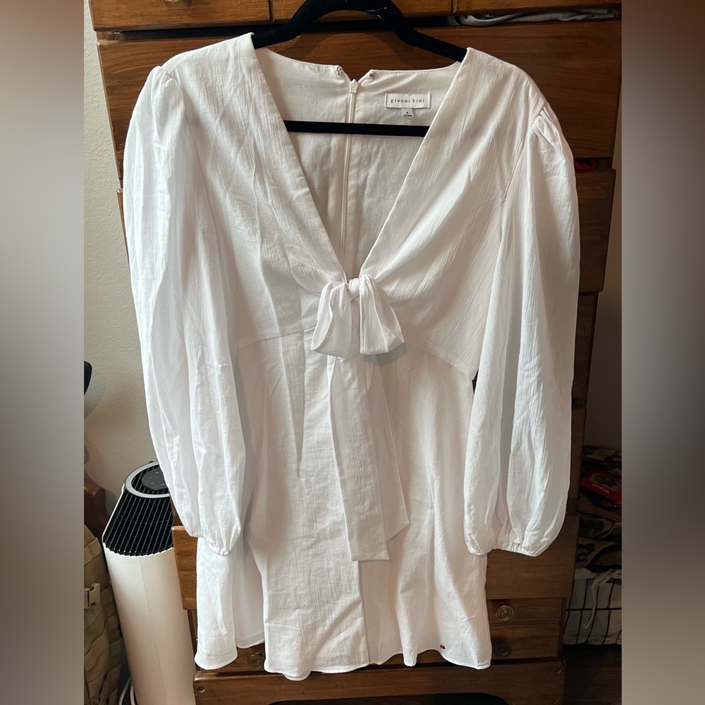 Gianni Bini white size 4 dress